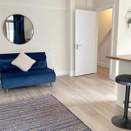 Redhill  1 Ashford Road Guesthouse מראה חיצוני תמונה