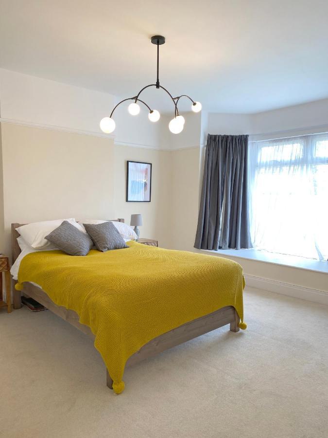 Redhill  1 Ashford Road Guesthouse מראה חיצוני תמונה