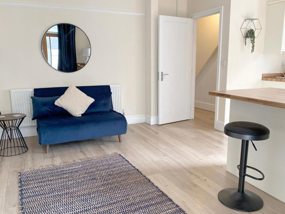 Redhill  1 Ashford Road Guesthouse מראה חיצוני תמונה