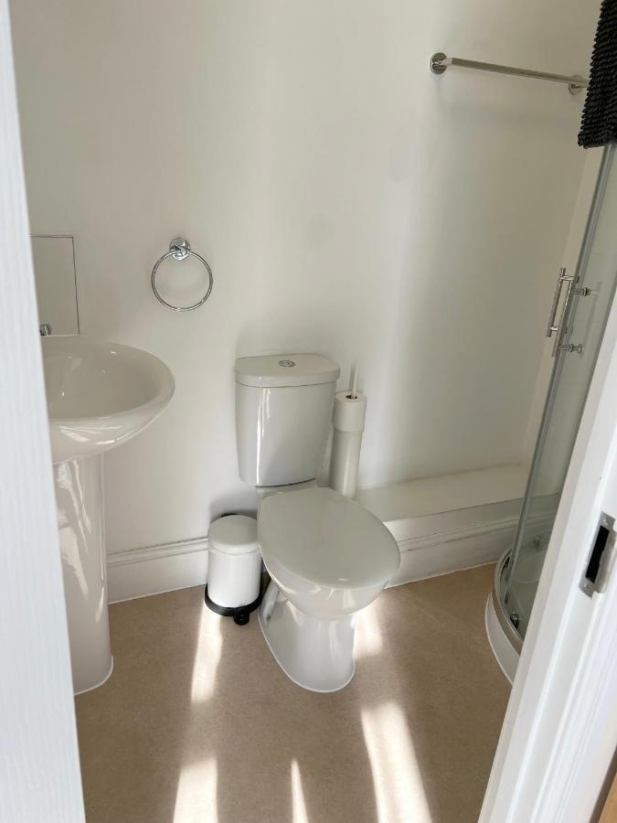 Redhill  1 Ashford Road Guesthouse מראה חיצוני תמונה