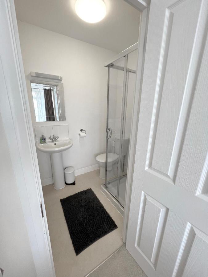 Redhill  1 Ashford Road Guesthouse מראה חיצוני תמונה