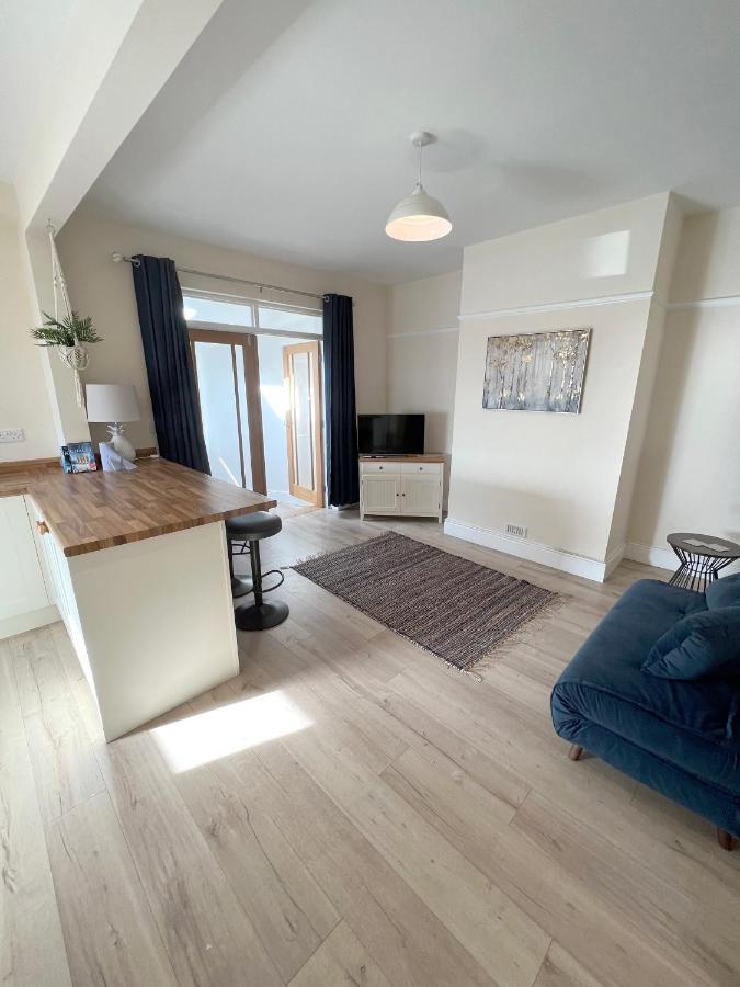 Redhill  1 Ashford Road Guesthouse מראה חיצוני תמונה