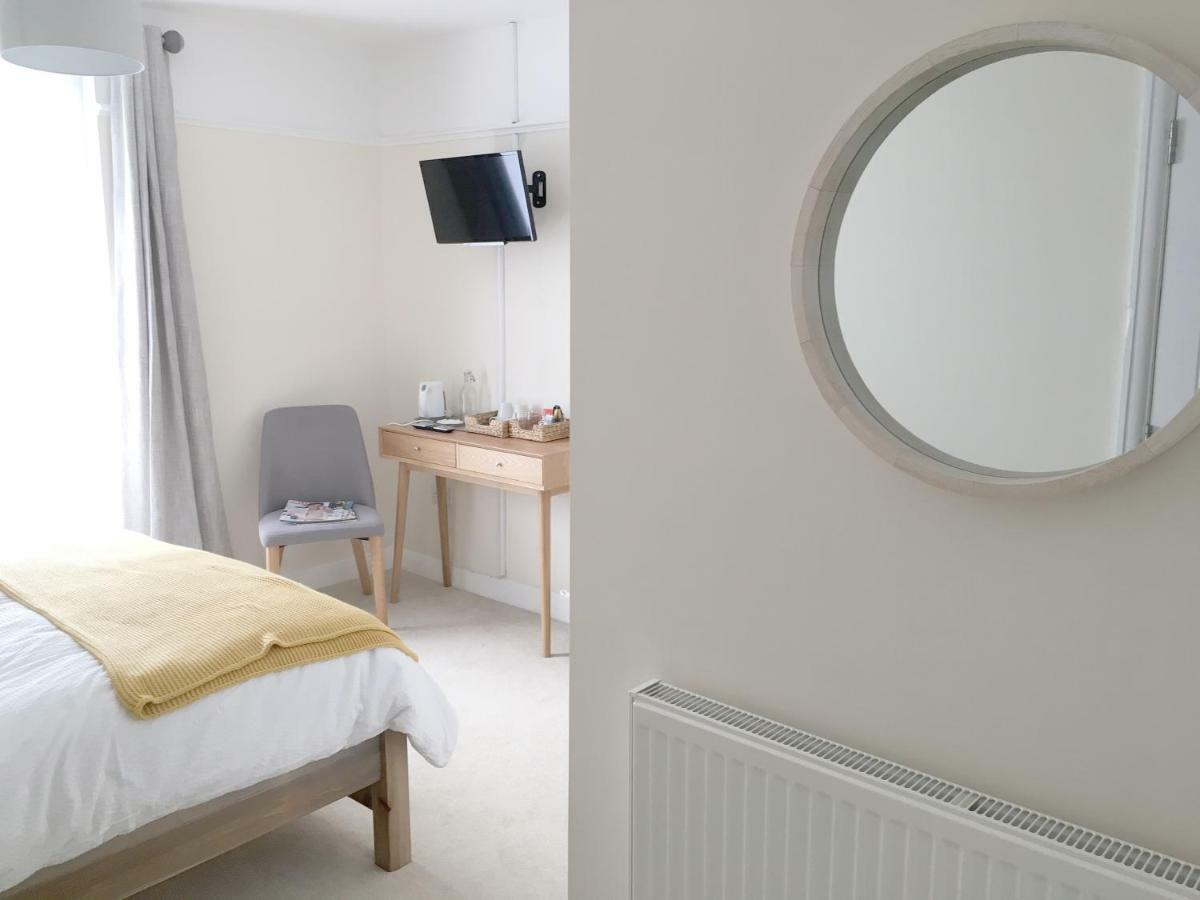 Redhill  1 Ashford Road Guesthouse מראה חיצוני תמונה