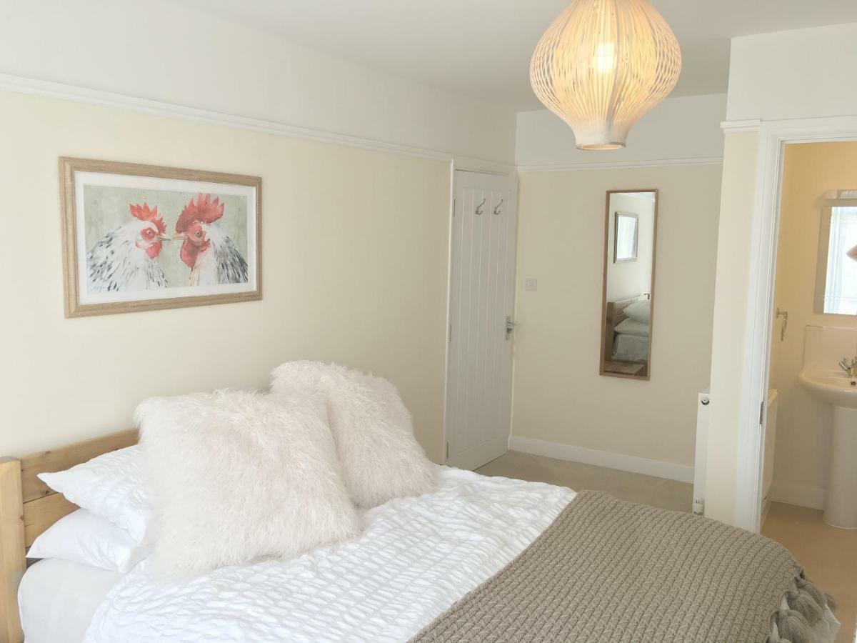 Redhill  1 Ashford Road Guesthouse מראה חיצוני תמונה