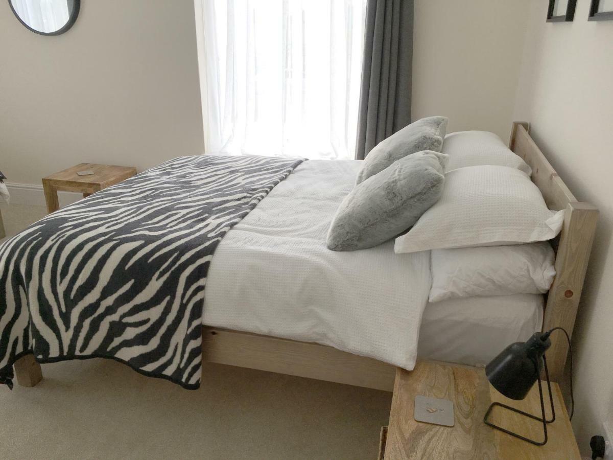 Redhill  1 Ashford Road Guesthouse מראה חיצוני תמונה