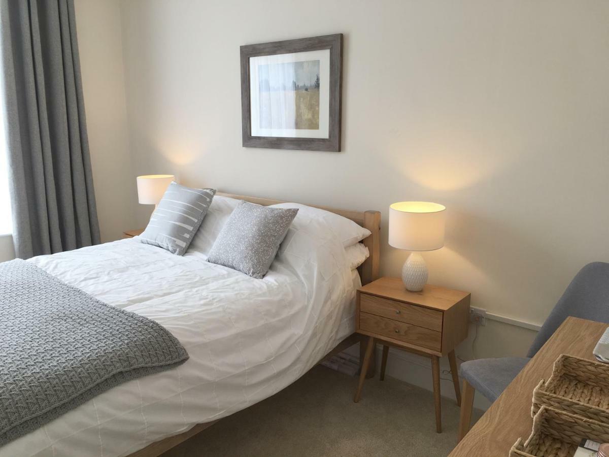 Redhill  1 Ashford Road Guesthouse מראה חיצוני תמונה