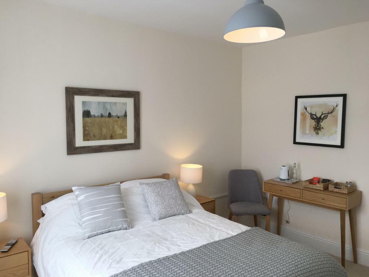 Redhill  1 Ashford Road Guesthouse מראה חיצוני תמונה
