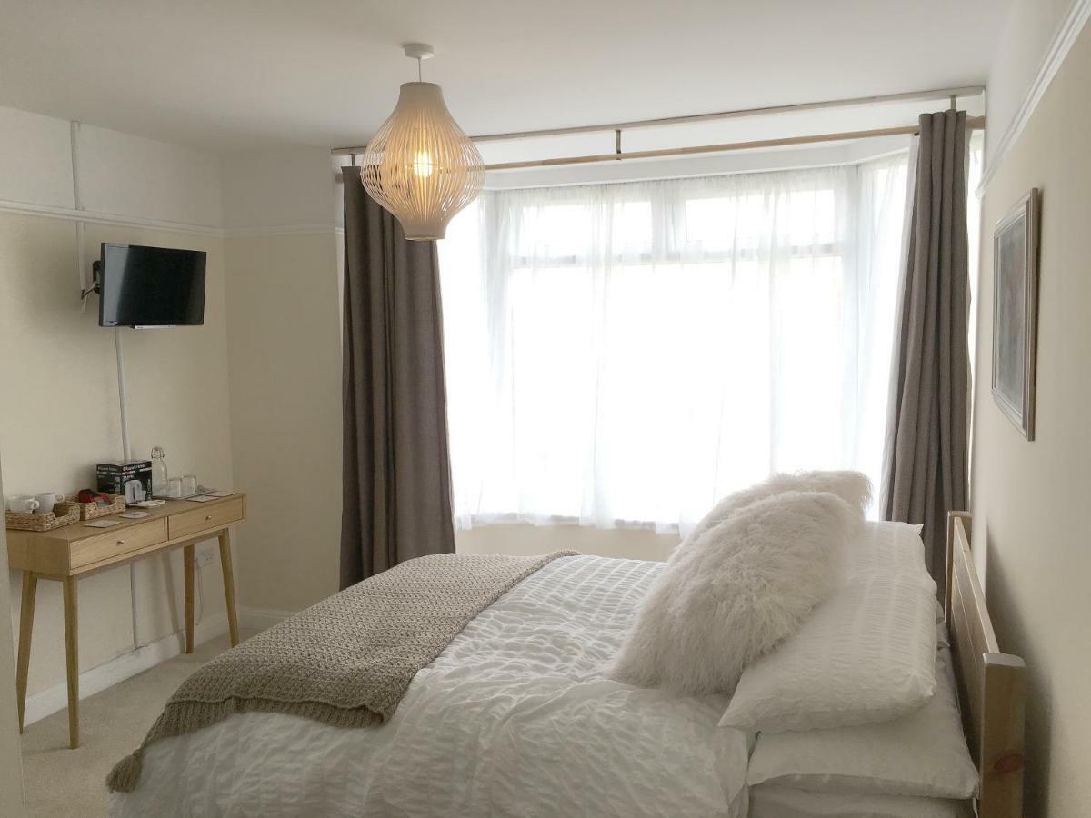 Redhill  1 Ashford Road Guesthouse מראה חיצוני תמונה