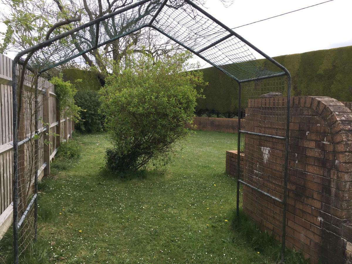 Redhill  1 Ashford Road Guesthouse מראה חיצוני תמונה