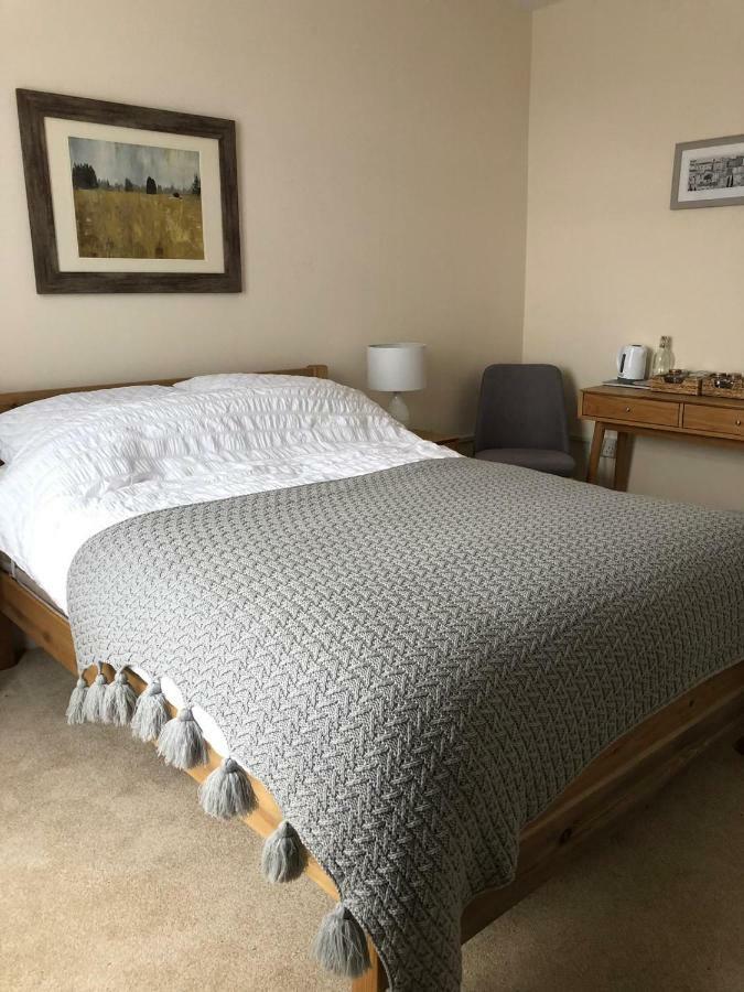 Redhill  1 Ashford Road Guesthouse מראה חיצוני תמונה